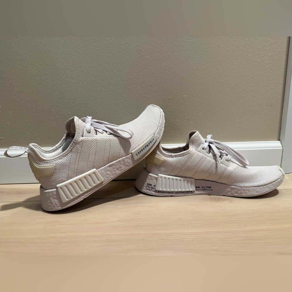Adidas Originals NMD R1 Orchid Tint athletic shoes Women's size 10
